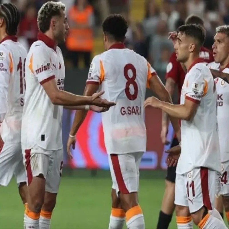 “Qalatasaray” böyük hesabla qələbə çalıb