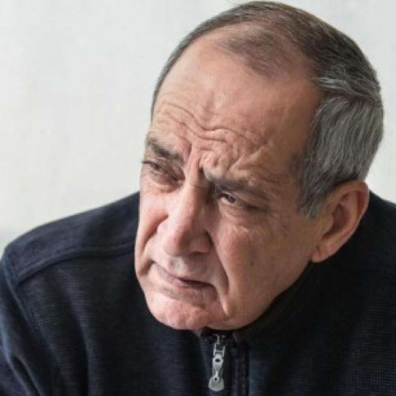 Heç kimlə görüşmək istəmir, o halda görünməyə utanırdı