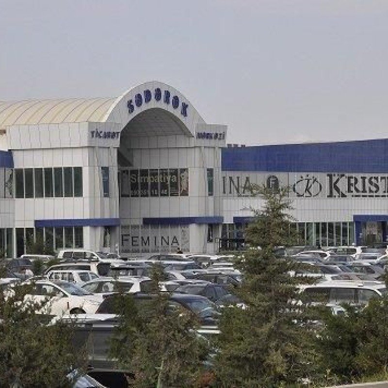 “Sədərək” ticarət mərkəzi: ADRA əməkdaşları hücum edirlər, məhkəmə qərarı var, onlar bu əraziyə girə bilməzlər, amma məhəl qoymurlar