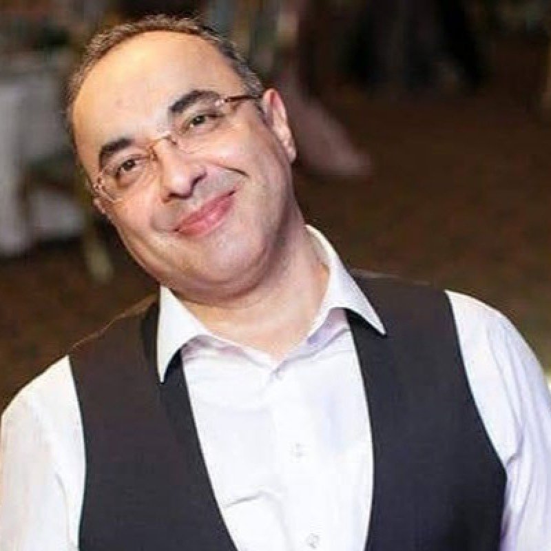 “İdeal” mağazalar şəbəkəsinin keçmiş sahibi həbsdən buraxıldı