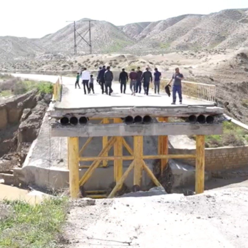 Bakının bir qəsəbəsi blokada şəraitində: Körpü uçdu, xəstələr yardımsız qaldı