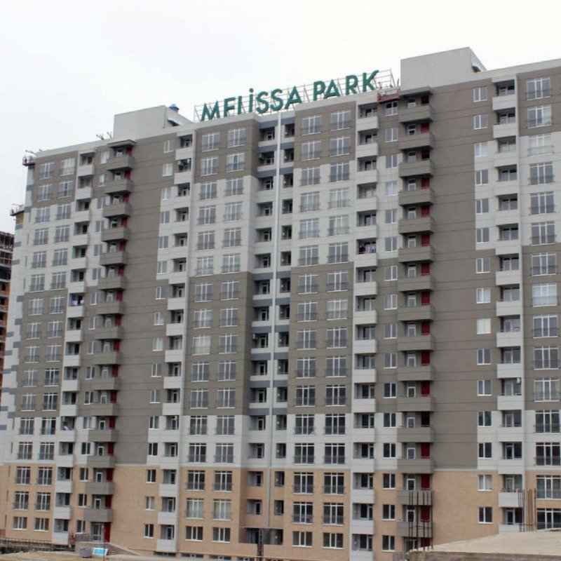 "Melissa Park"ın sakini çatlardan şikayətləndi: "Dedilər, yəqin özünüz sındırmısınız" - VİDEO