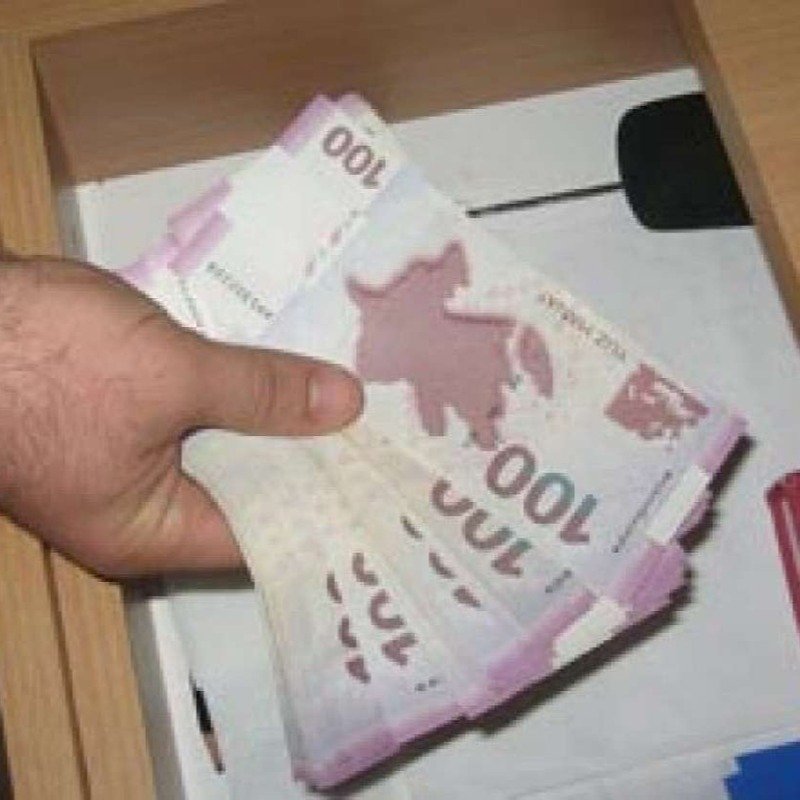 Yeyintiyə görə 33 direktor işdən çıxarıldı