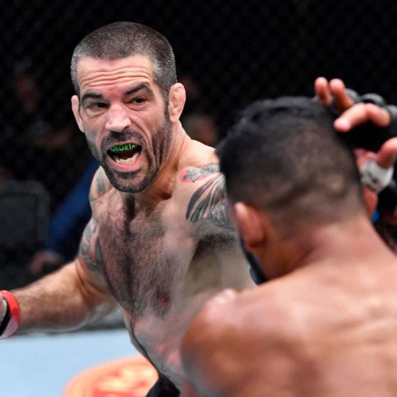 Məşhur döyüşçü UFC-dən uzaqlaşdırıldı