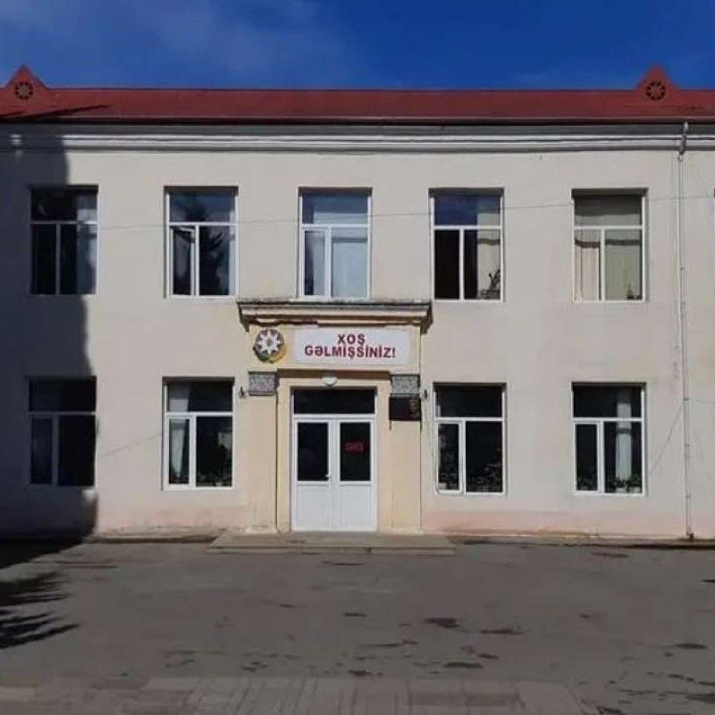 Müəllim direktoru hədələyib? - "SMS yazıb ki, dilini boğazından çıxararam"