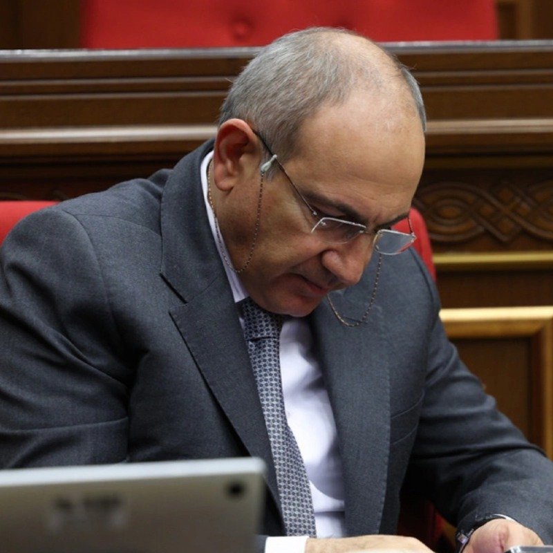 Paşinyandan sülhlə bağlı maraqlı PAYLAŞIM - "Necə də xoşbəxtdirlər..."