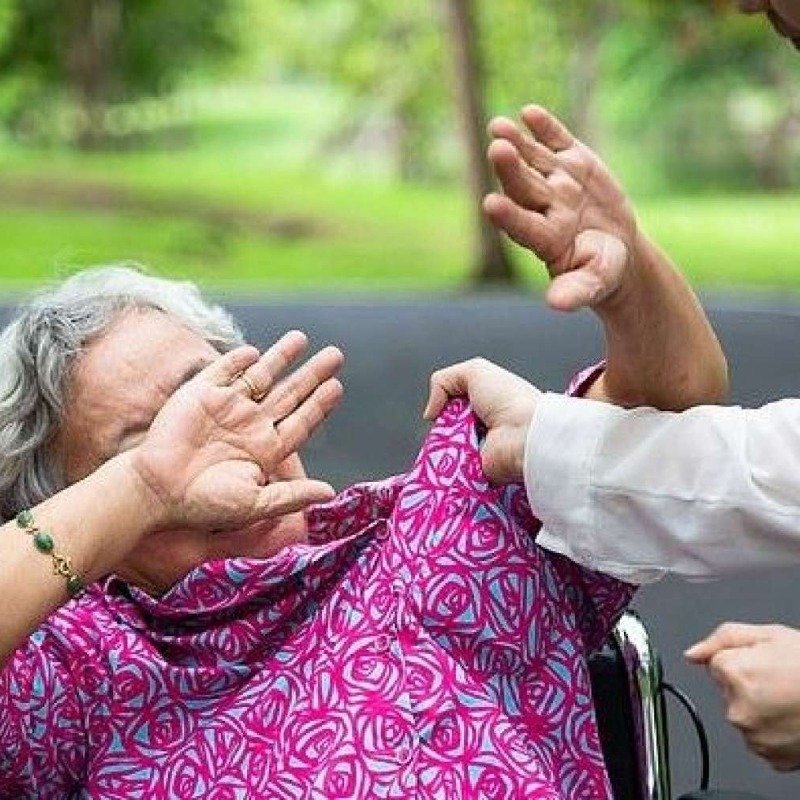 Bakıda övlad arvadına qarğış etdiyi üçün anasını döydü