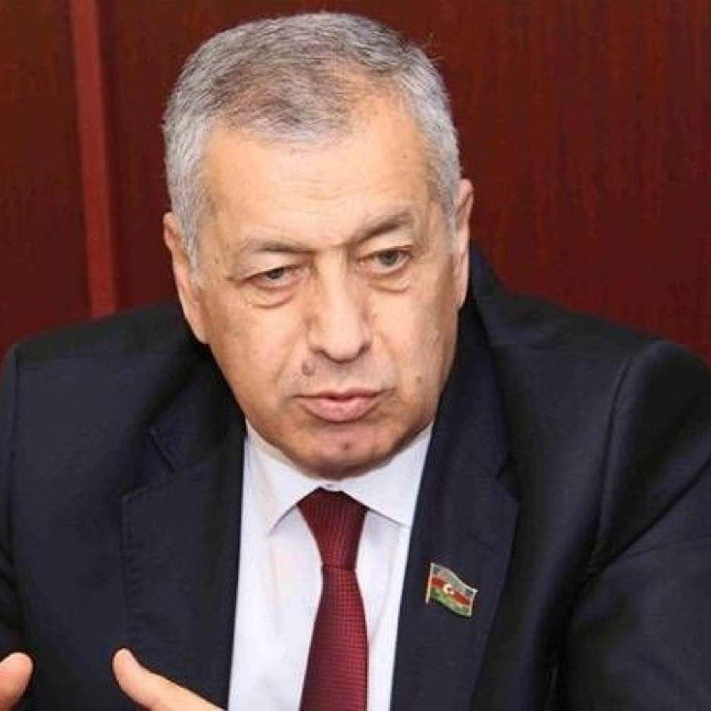 “Bu bazarı çoxdan sökmək lazım idi” – Vahid Əhmədov FHN-i ittiham etdi