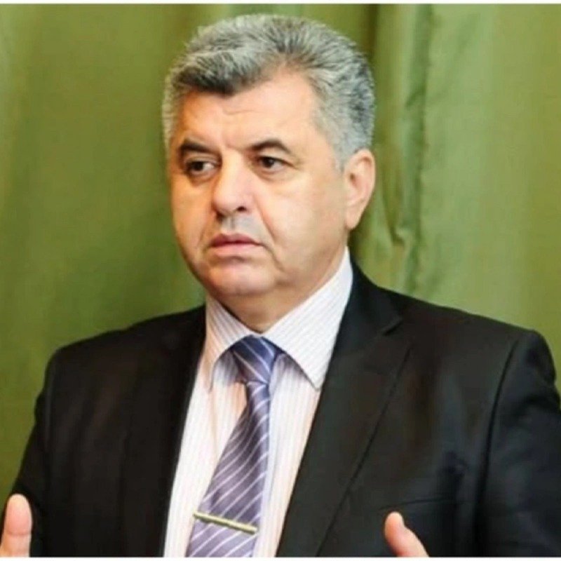 Nazir İftixar Piriyevi işdən çıxardı