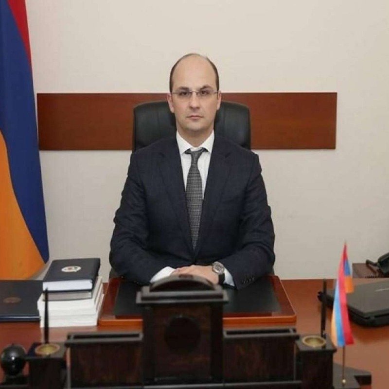 Yüksək vəzifəli erməni rəsmisi Bakıya gəlir