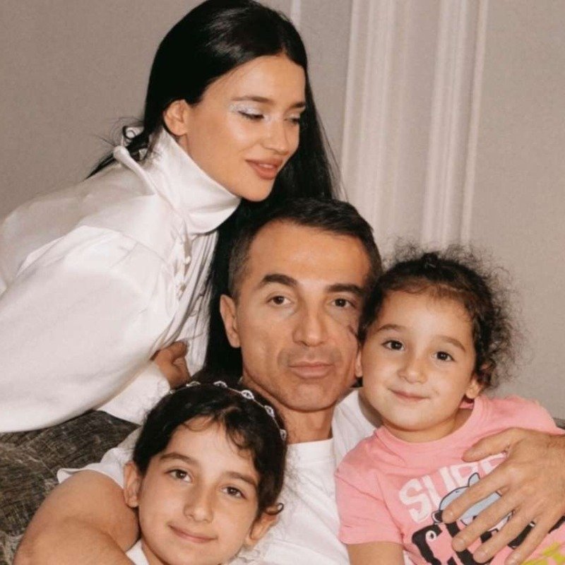 Adnan Əhmədzadənin həyat yoldaşı kimdir?