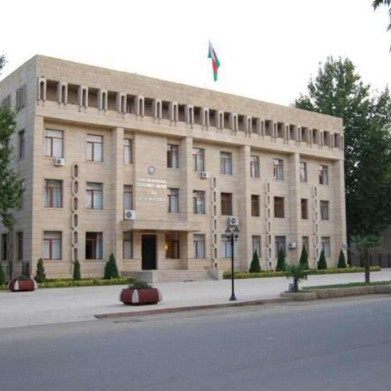 İcra hakimiyyətində vəzifəli şəxs başçının müavininə hücum etdi