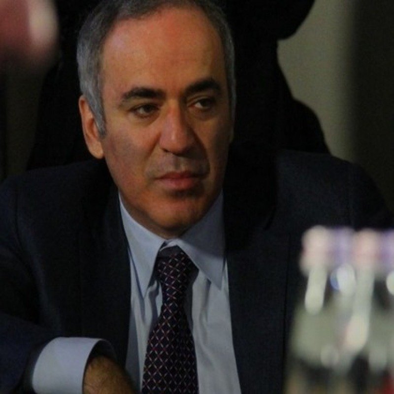 Harri Kasparov beynəlxalq axtarışa verilib