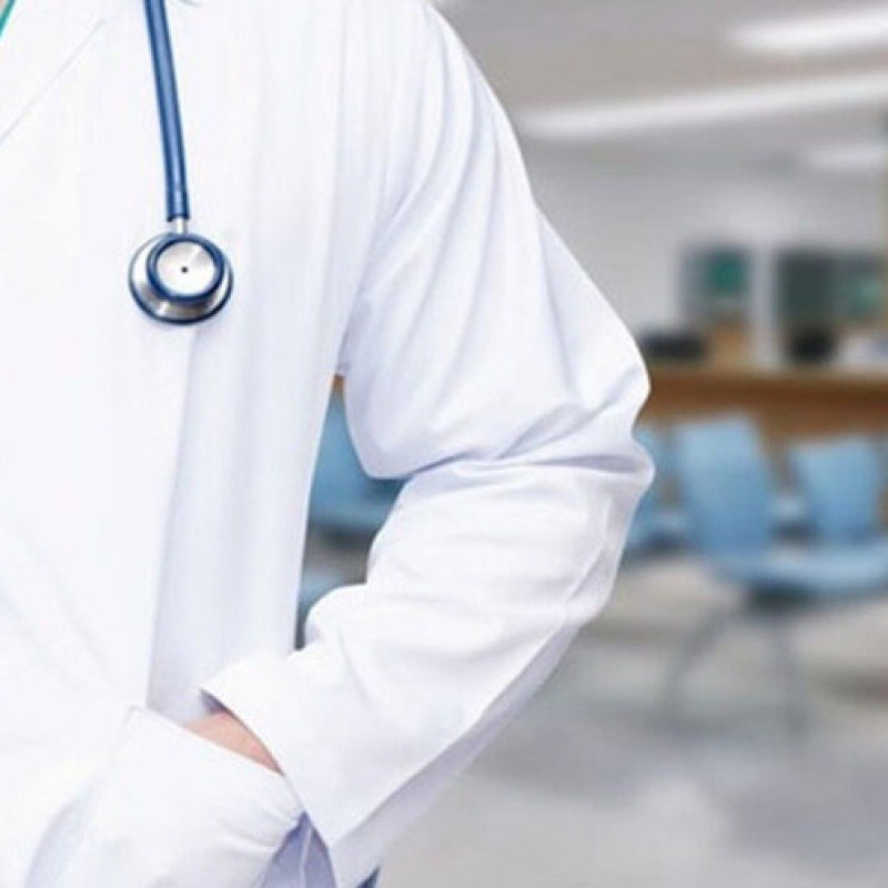 Vəzifədən kənarlaşdırılan baş həkim tanınmış müğəninin qardaşıdır