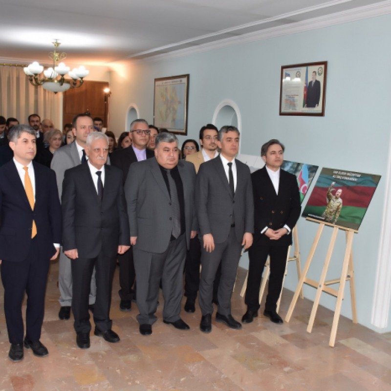 Təbrizdə 8 noyabr-Zəfər Günü ilə əlaqədar rəsmi təbdir keçirilib