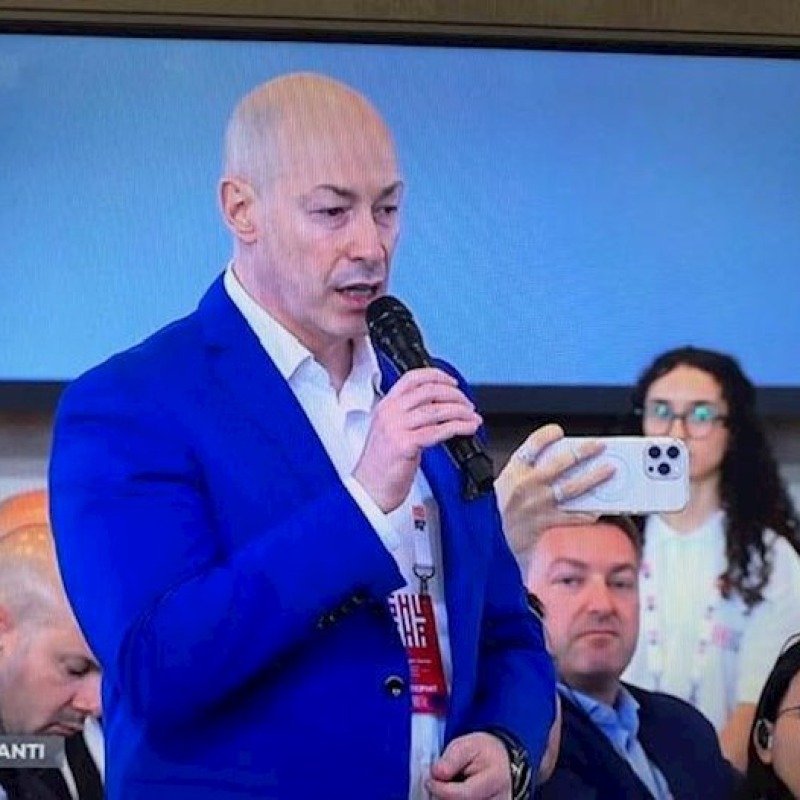 İlham Əliyev Dmitri Qordonun sualını belə cavab verib: "Heç vaxt işğalla barışmayın"