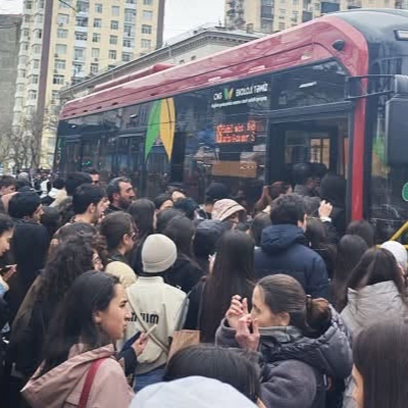 Allahın ümidinə buraxılmış sərnişinlər: metro təmiri niyə vətəndaş üçün cəzaya çevrilməlidir?