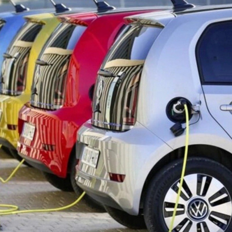 Elektromobil idxalı kəskin azalıb