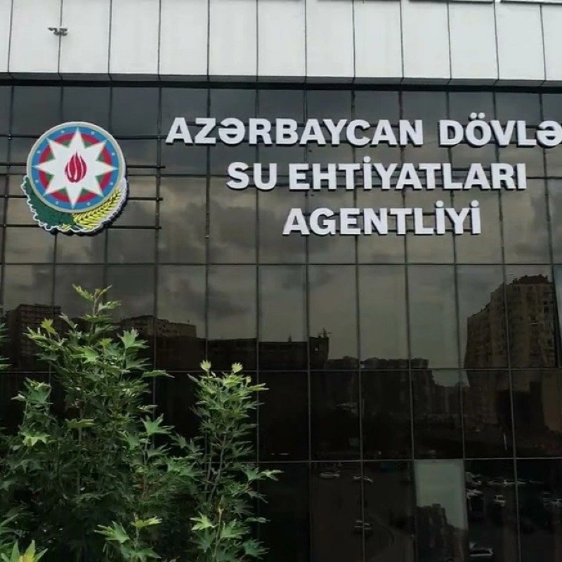 ADSEA: Güclü yağışlar səbəbindən paytaxt və Abşeronda kollektorlara su yönləndirmə işləri intensivləşib