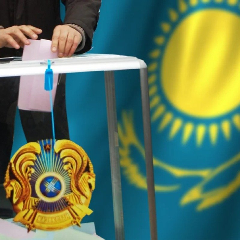 Qazaxıstan yeni Konstitusiya ilə bağlı səs verdi