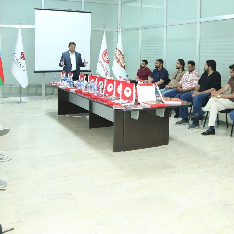 Pakistanlı MBA tələbələri “Ulduz” şokolad fabrikində istehsalat turunda iştirak ediblər