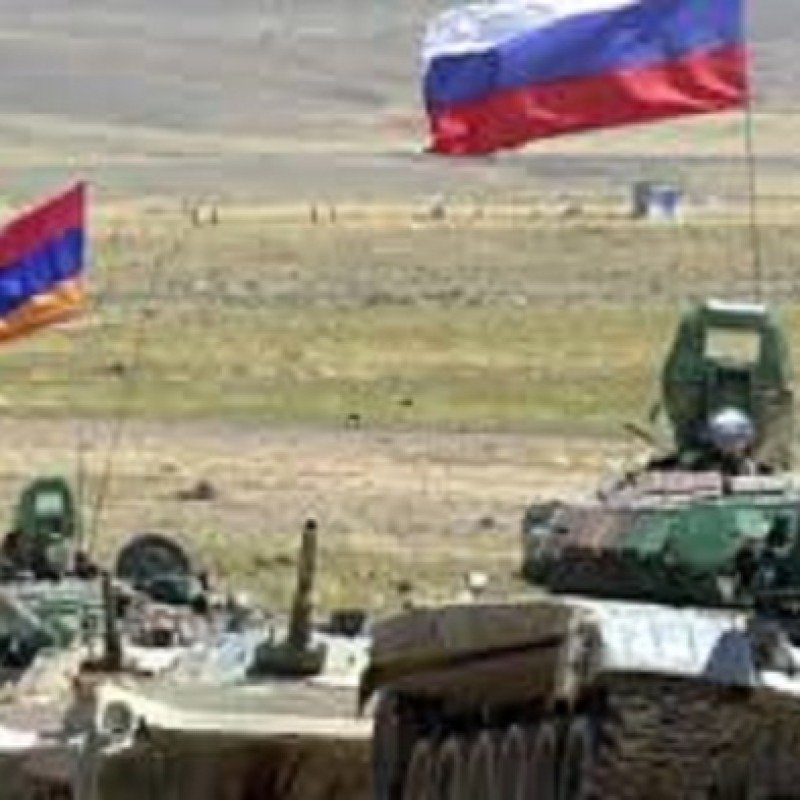 Rusiya Ermənistana hərbi texnika göndərir