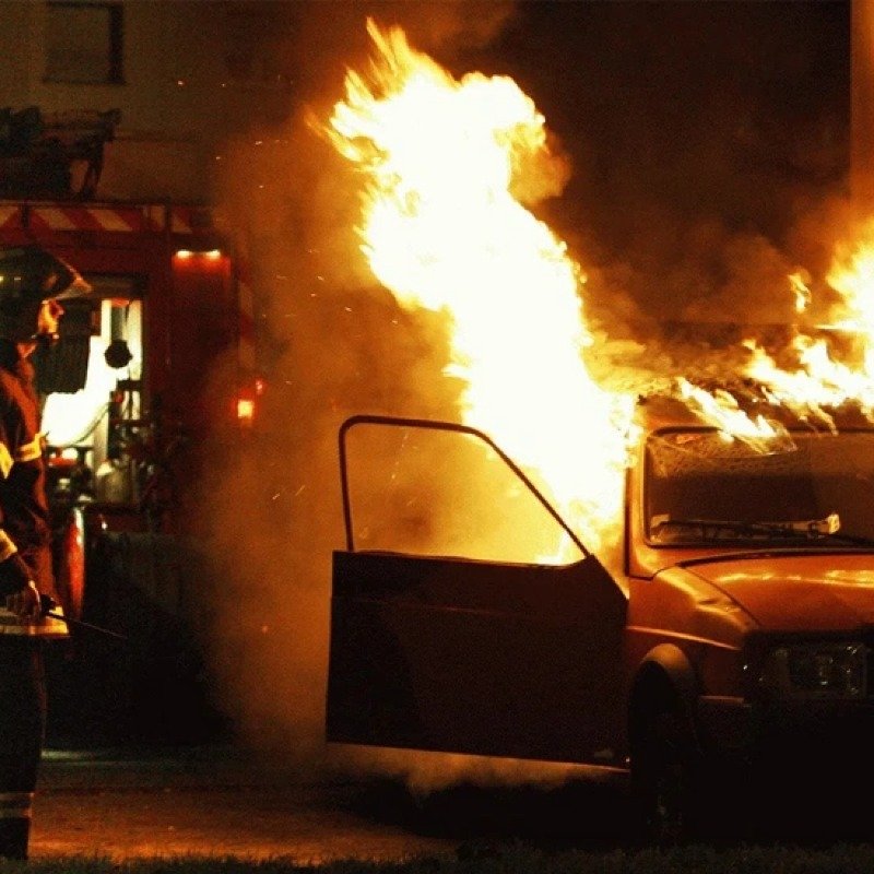 Fransada Yeni il gecəsi 800-dən çox avtomobil yandırılıb