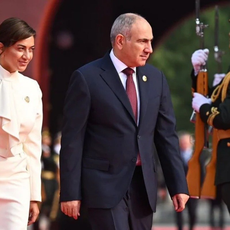 Nikol Paşinyan və Anna Akopyan arasında münasibətlər sona çatıb