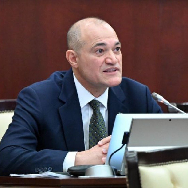 Razi Nurullayev: “Hazırda 400-600 manatlıq əməkhaqqı ilə ailə saxlamaq çətindir”