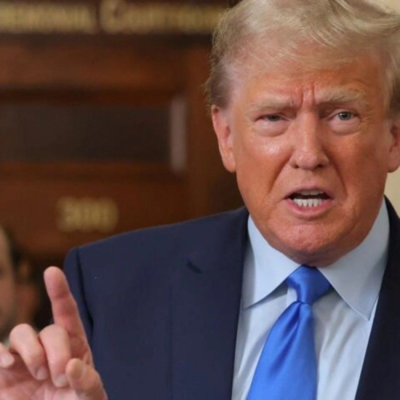 Tramp Venesuela üzərində hava məkanının bağlandığını elan edib