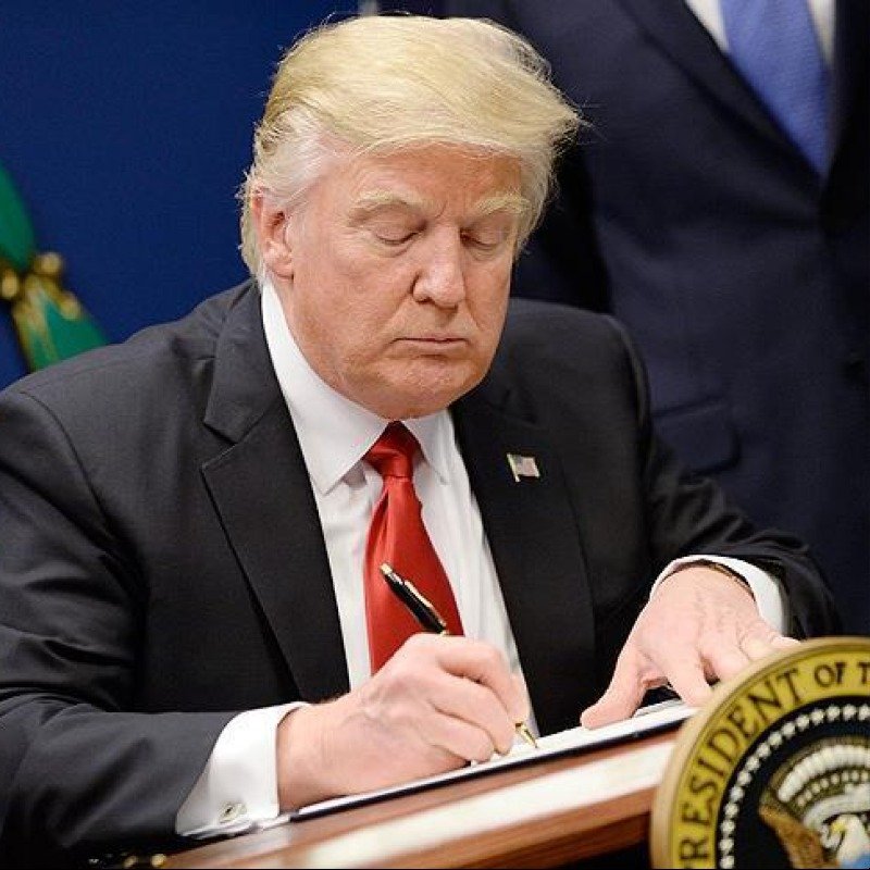 Tramp əcnəbilər üçün viza haqqını 500 dəfə artırdı