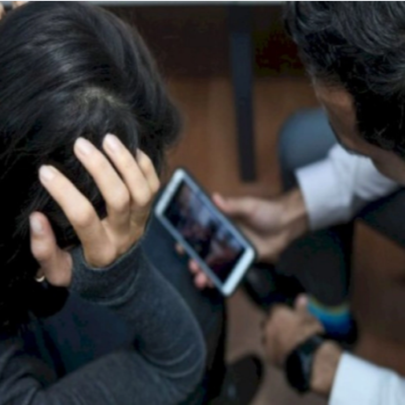 Bakıda "Bolt" sürücüsü maşında cinsi əlaqədə olduğu məmuru belə ŞANTAJ ETDİ