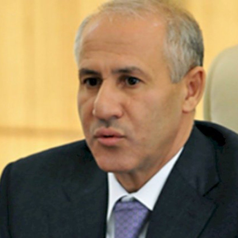 Sabiq nazir külli miqdarda borca düşdü