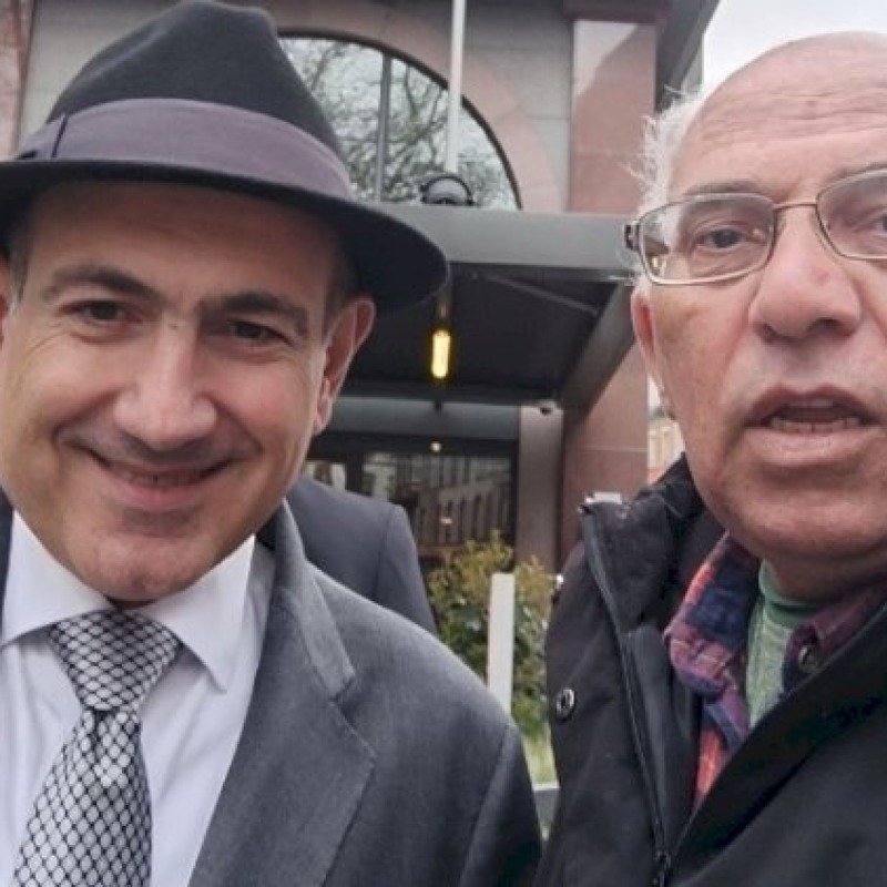 Paşinyan azərbaycanlı jurnalistlə bir arada