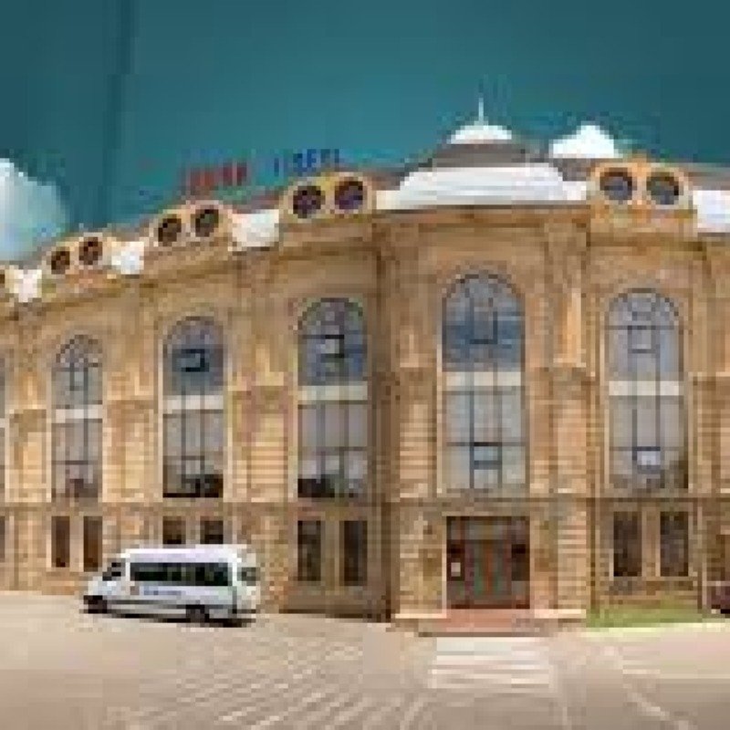 Müəllimini odlu silahla vuran şagird barəsində 4 aylıq həbs qərarı verilib