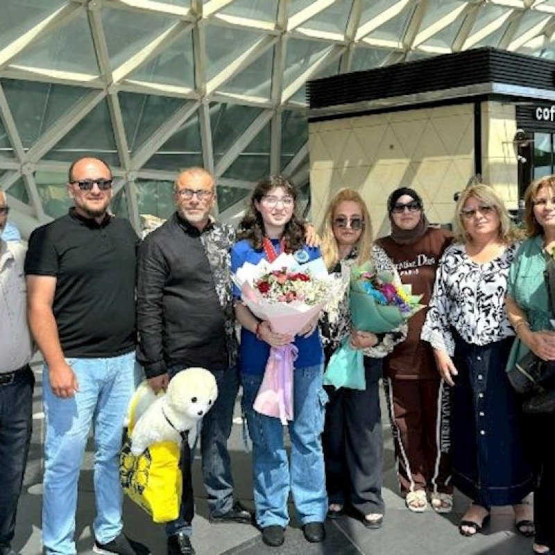 Aygün Bəylərin qızı Malayziyada qızıl və gümüş medallar qazandı – Fotolar