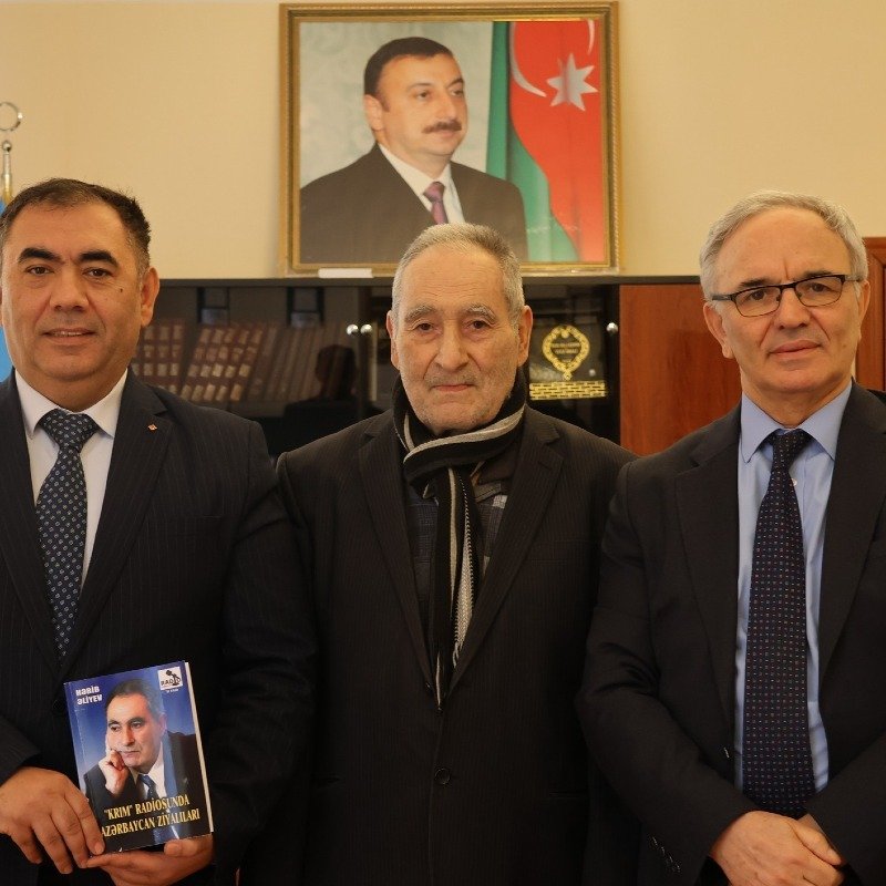 “Xalq” qəzetində keçirilən görüşdə Veysəloğlu Şirkətlər Qrupu tərəfindən qocaman jurnalistə dəstək ifadə edilib