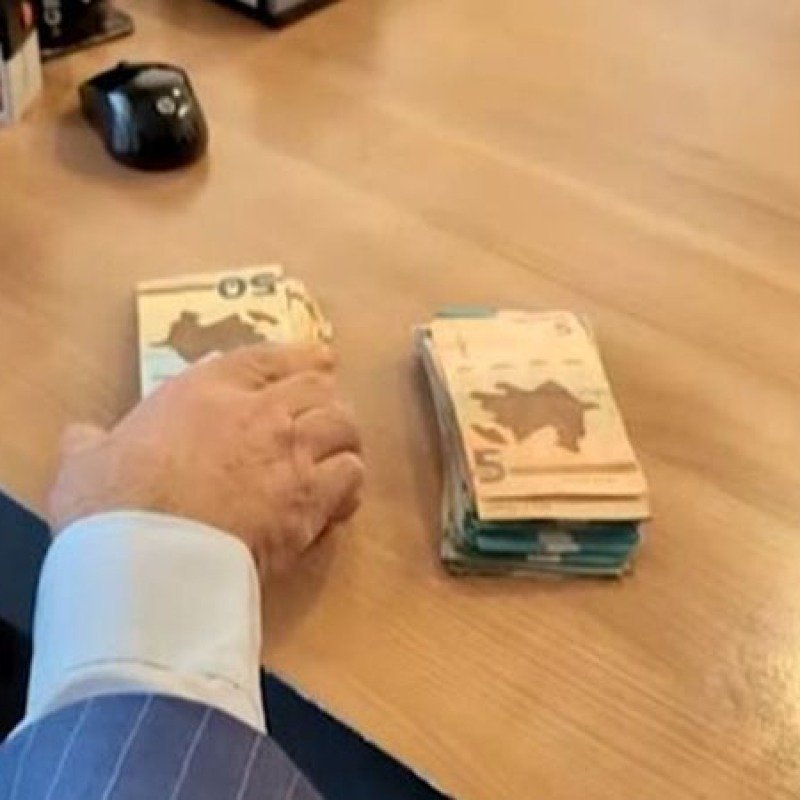 Məhkəmə 204 minlik dələduzluq edən “hüquq müdafiəçisi” ilə bağlı qərar çıxardı