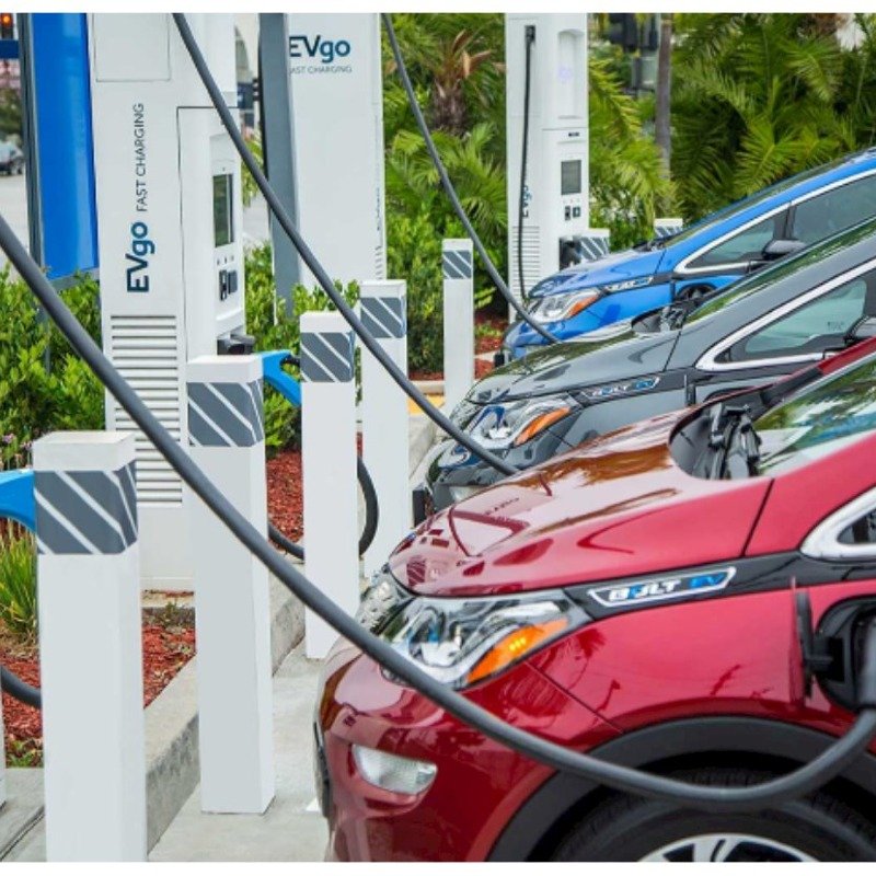 Elektromobillərin sayı artsa da, yanacaq xərcləri azalmır