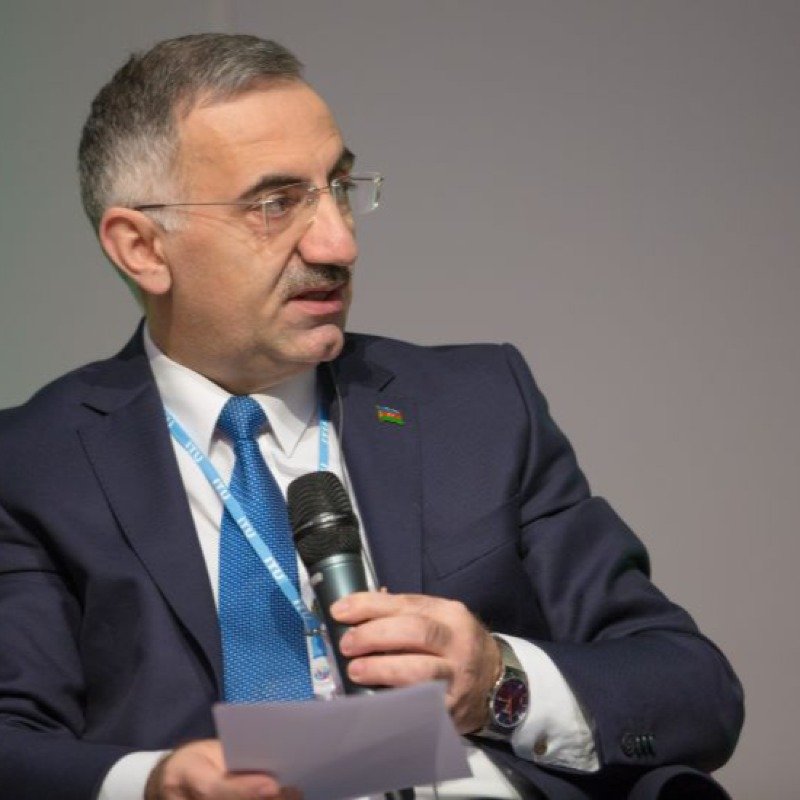 PA-nın sektor müdiri: "Sosial şəbəkələrdə qızlar daha çox zərərli təsirlərə məruz qalırlar"