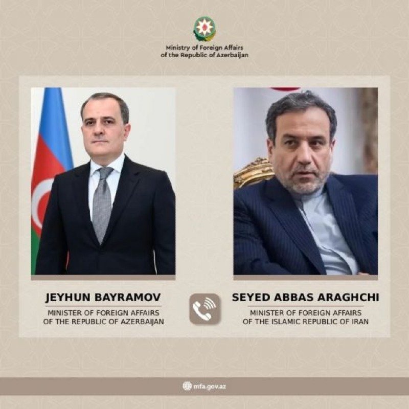 Ceyhun Bayramovla Abbas Əraqçı arasında telefon danışığı olub