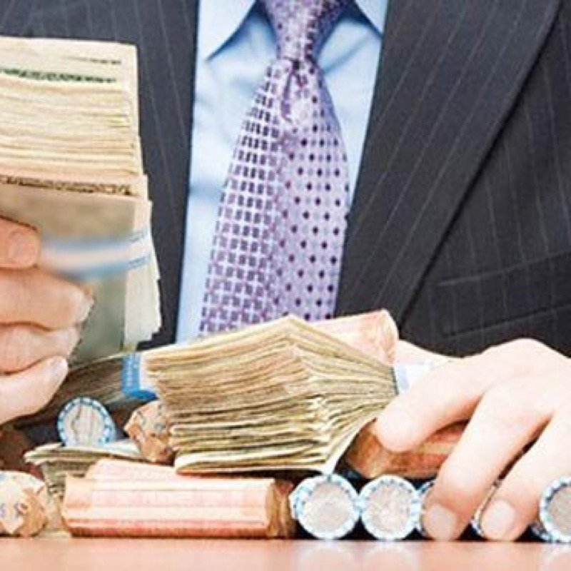 875 min manat vergi borcu olan şirkət kimindir?