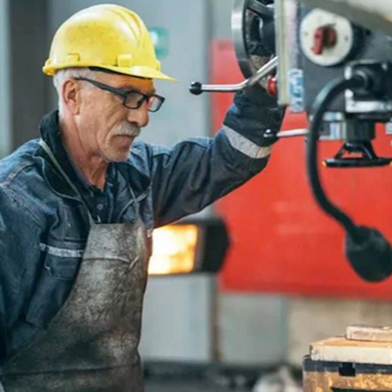 Azərbaycanda yaşa görə pensiyaya çıxan hər beş nəfərdən biri işləməyə davam edir