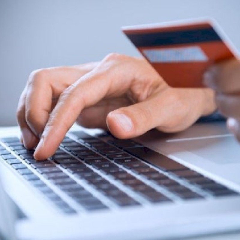 Bank kartlarındakı pullar belə oğurlanır