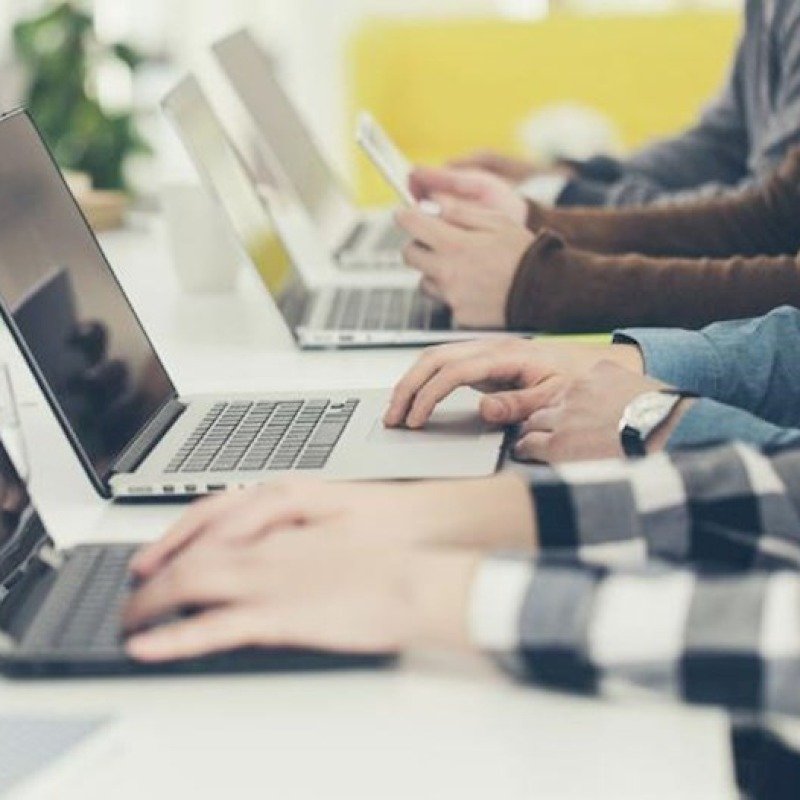 Xankəndidə 95 nəfərin çalışdığı 10 müəssisədə 1 286 kompüter var