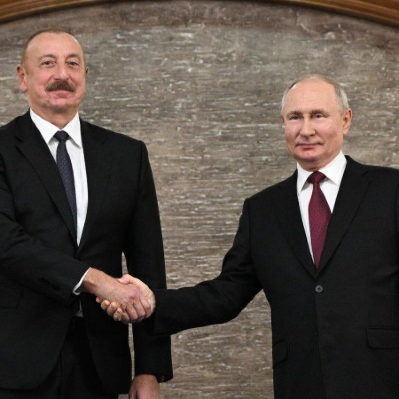 İlham Əliyev Putinə zəng edib