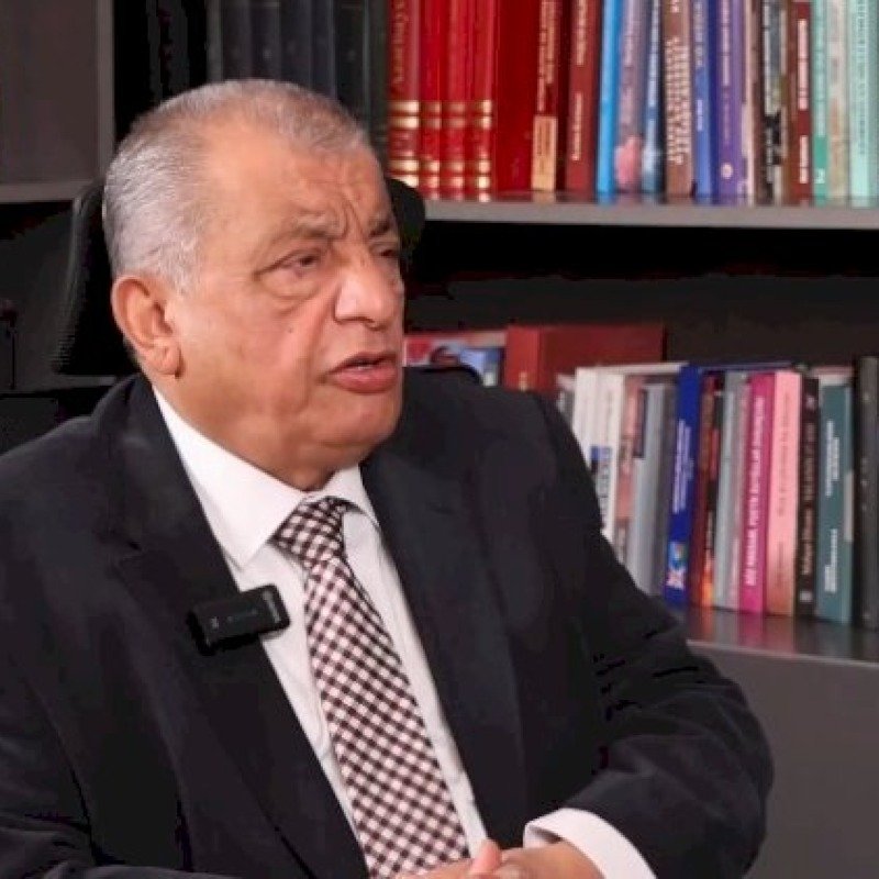 “Həmin professoru, it də tanımır!”