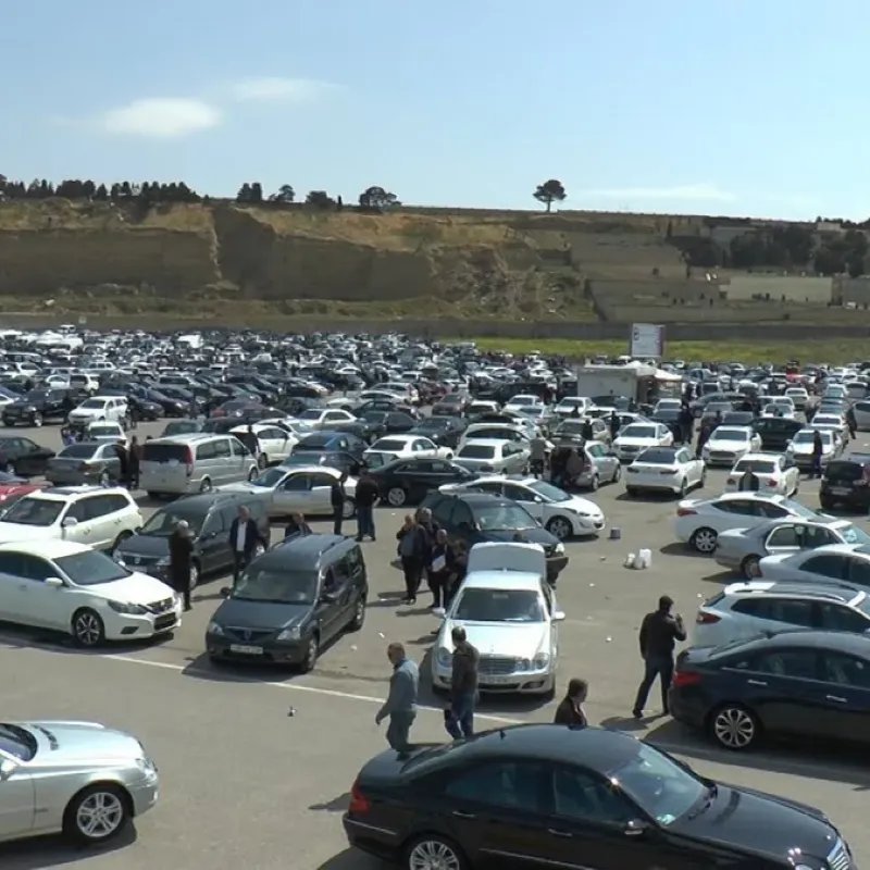 Avtomobil bazarında durğunluq: Qiymətlər enir, alıcı tapılmır
