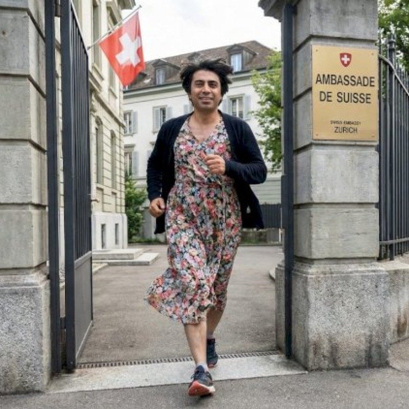 Emin Hüseynovun qadın paltarında "səfirlik macərası" - Nə olmuşdu? - FOTO