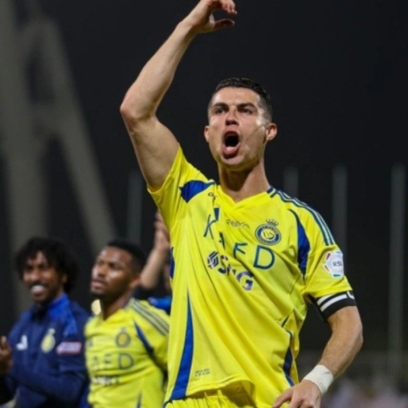 Ronaldo futbol tarixində nadir uğura imza atdı